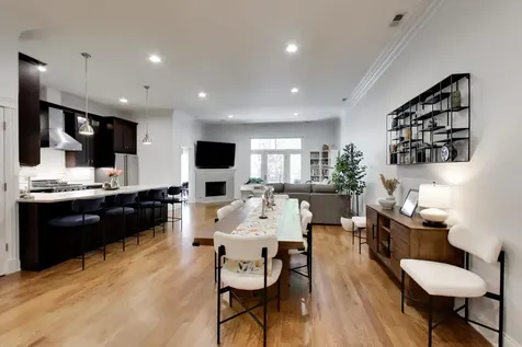 3811 North Lincoln Avenue Chicago IL 60613