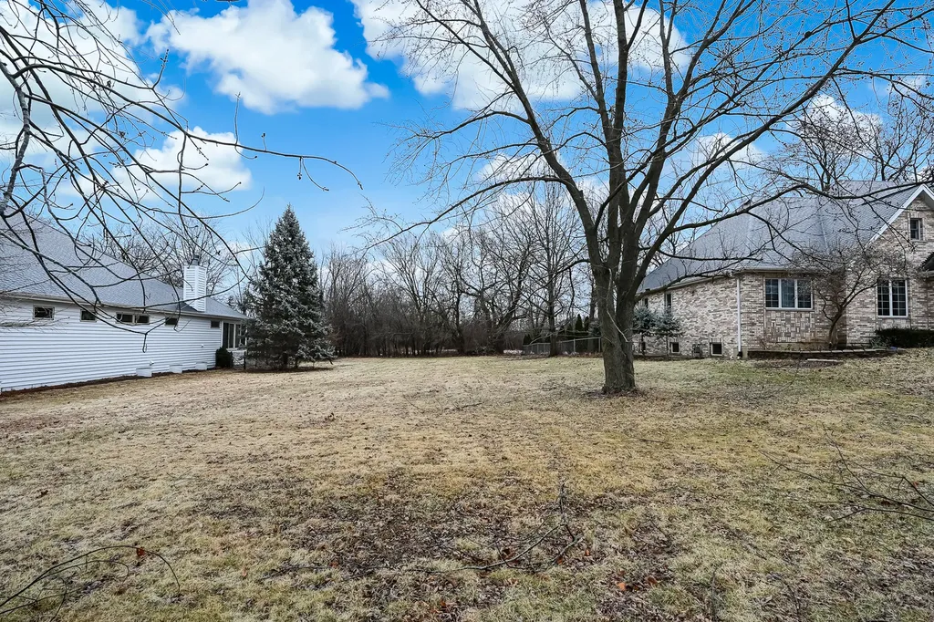 1351 South Ridge Road Willowbrook IL 60527