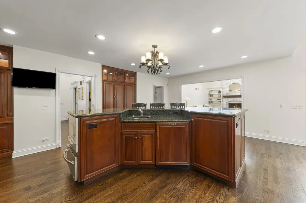 126 Stableford Drive Glen Ellyn IL 60137