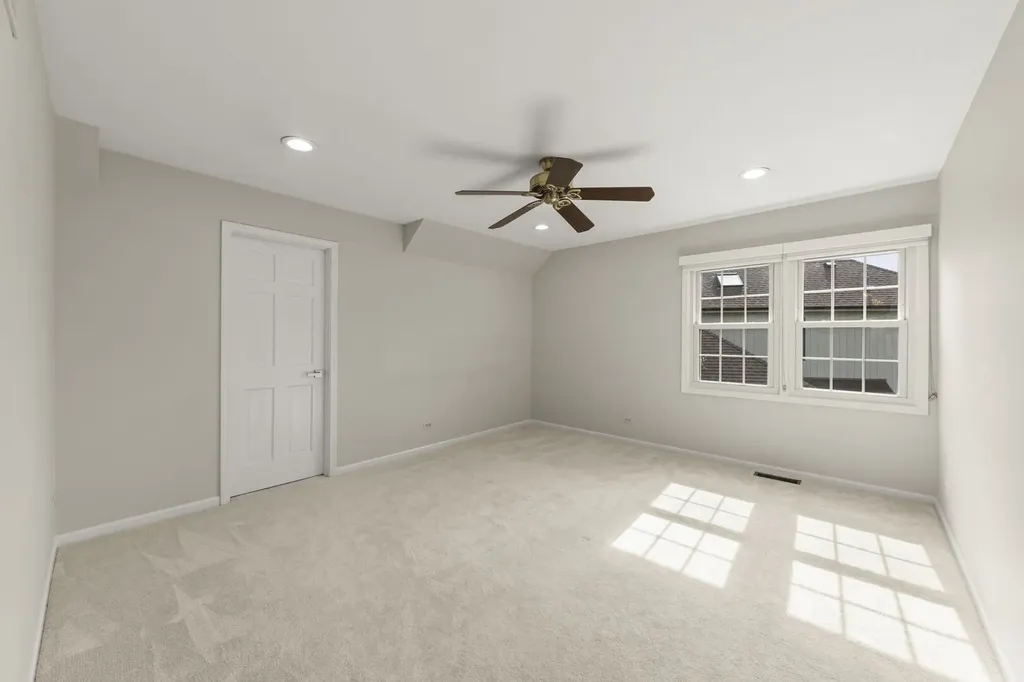 126 Stableford Drive Glen Ellyn IL 60137