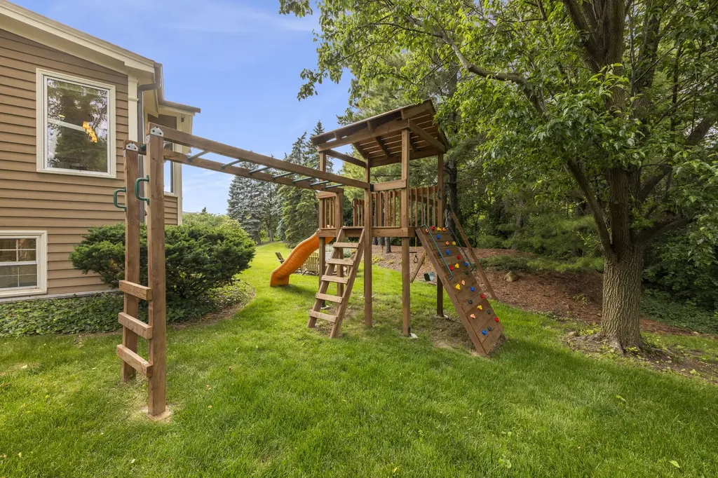 126 Stableford Drive Glen Ellyn IL 60137