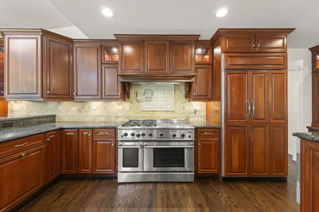 126 Stableford Drive Glen Ellyn IL 60137