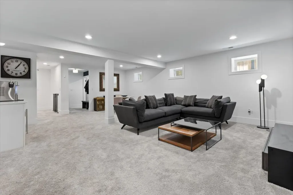 2144 North Rockwell Street Chicago IL 60647
