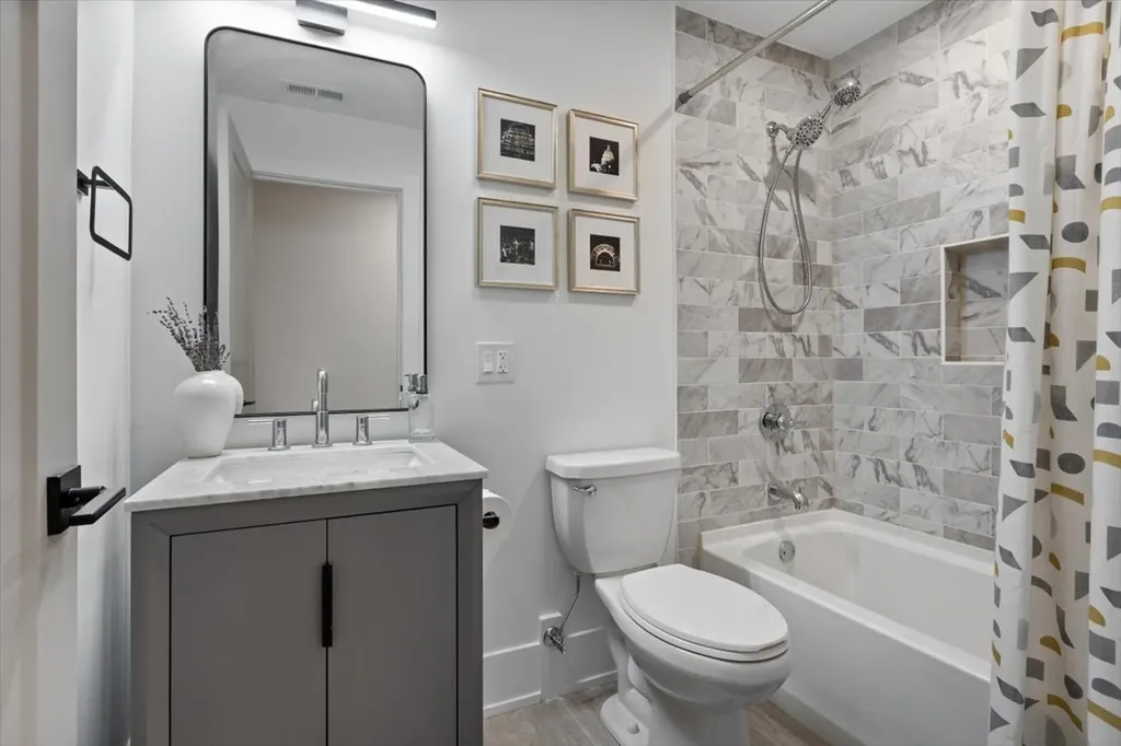 2144 North Rockwell Street Chicago IL 60647