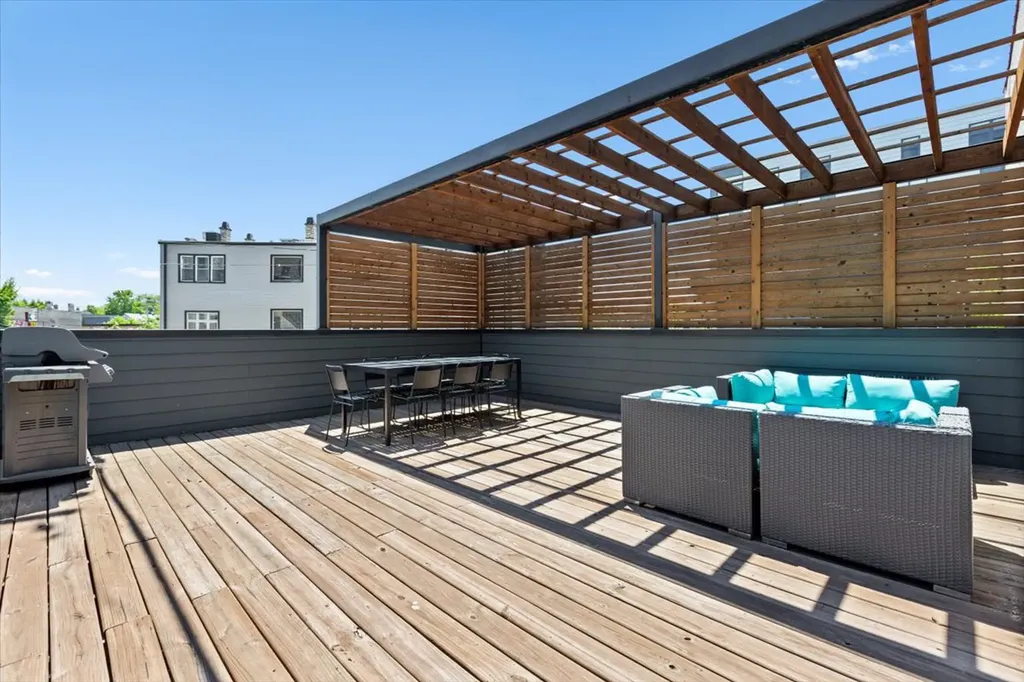 2144 North Rockwell Street Chicago IL 60647