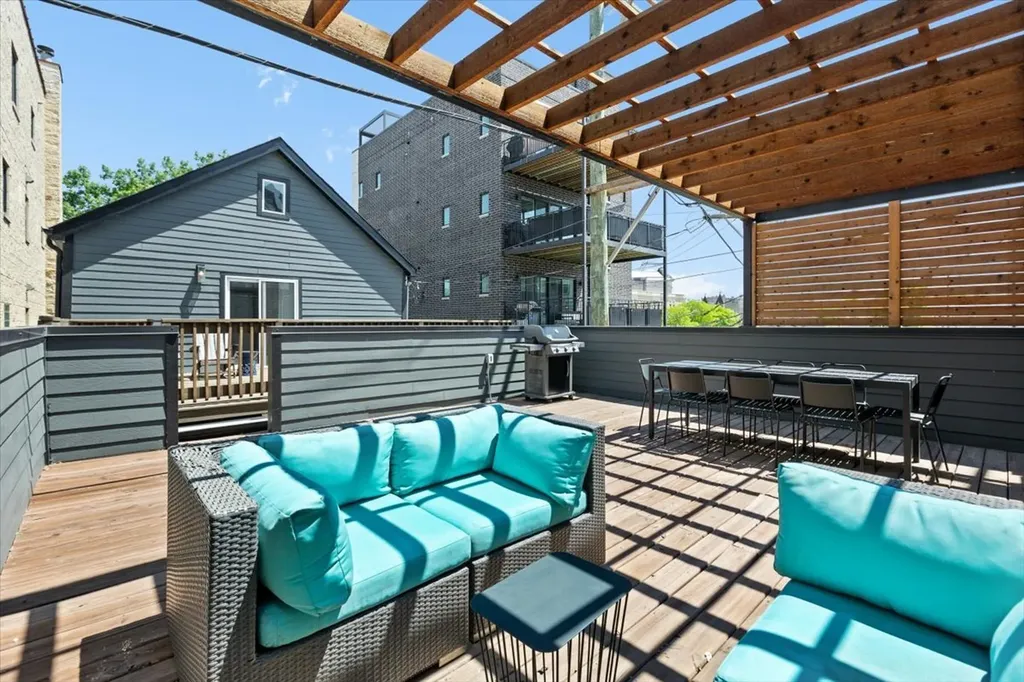 2144 North Rockwell Street Chicago IL 60647