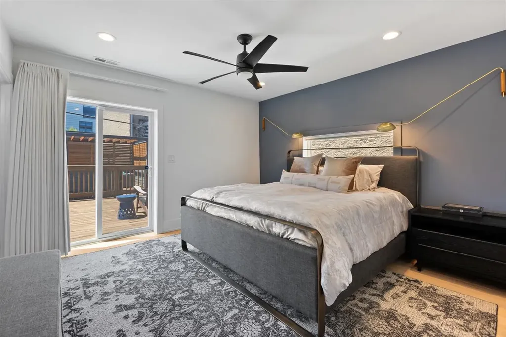 2144 North Rockwell Street Chicago IL 60647