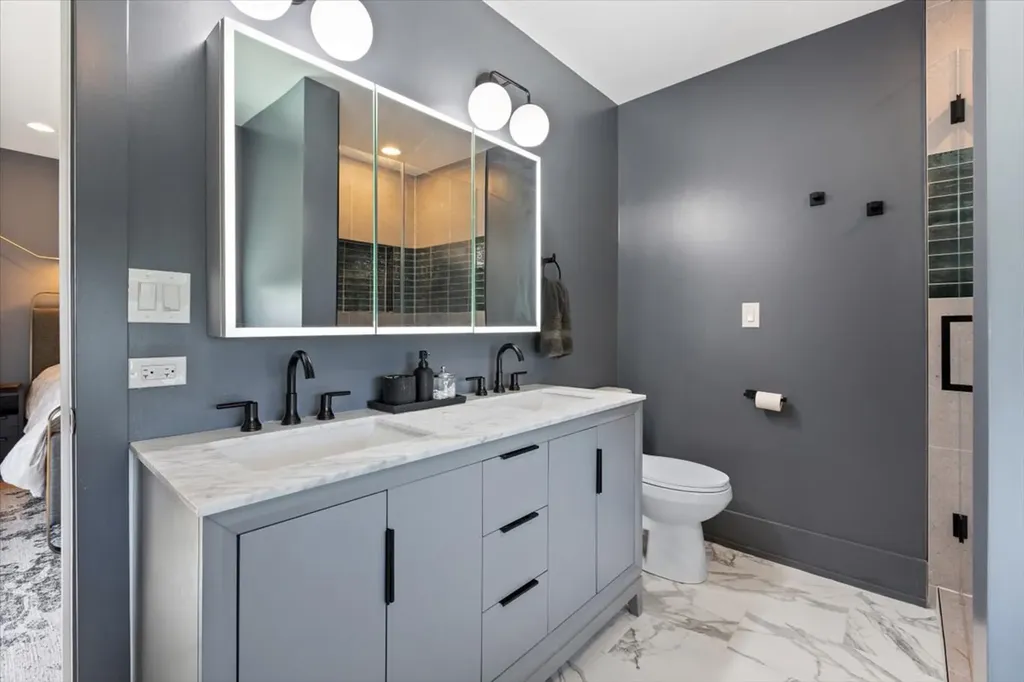 2144 North Rockwell Street Chicago IL 60647