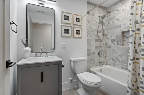 2144 North Rockwell Street Chicago IL 60647
