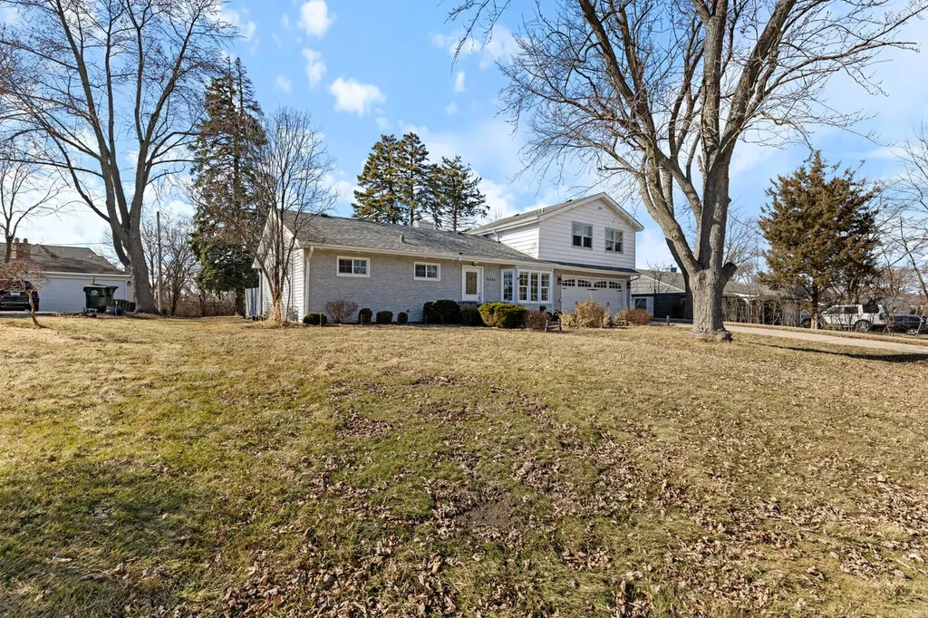 5524 South Bruner Street Hinsdale IL 60521