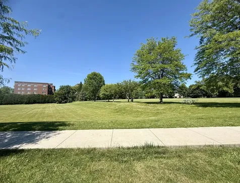 3350 North Carriageway Drive Arlington Heights IL 60004