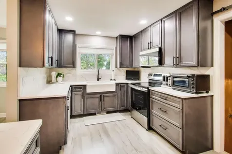313 South Hi Lusi Avenue Mount Prospect IL 60056