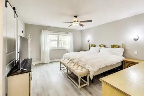 313 South Hi Lusi Avenue Mount Prospect IL 60056