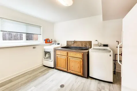 313 South Hi Lusi Avenue Mount Prospect IL 60056