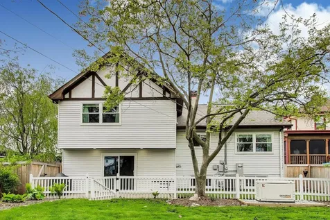 313 South Hi Lusi Avenue Mount Prospect IL 60056