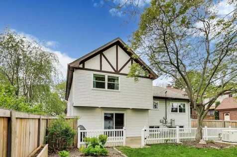 313 South Hi Lusi Avenue Mount Prospect IL 60056