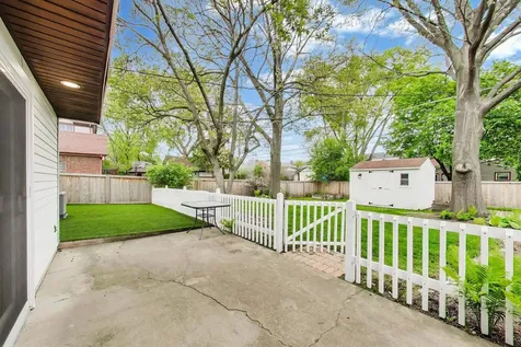 313 South Hi Lusi Avenue Mount Prospect IL 60056