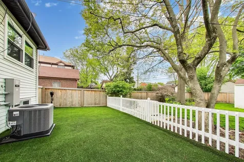313 South Hi Lusi Avenue Mount Prospect IL 60056
