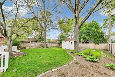 313 South Hi Lusi Avenue Mount Prospect IL 60056