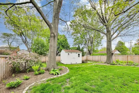 313 South Hi Lusi Avenue Mount Prospect IL 60056