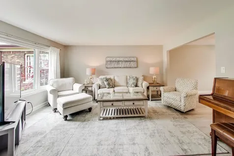 313 South Hi Lusi Avenue Mount Prospect IL 60056