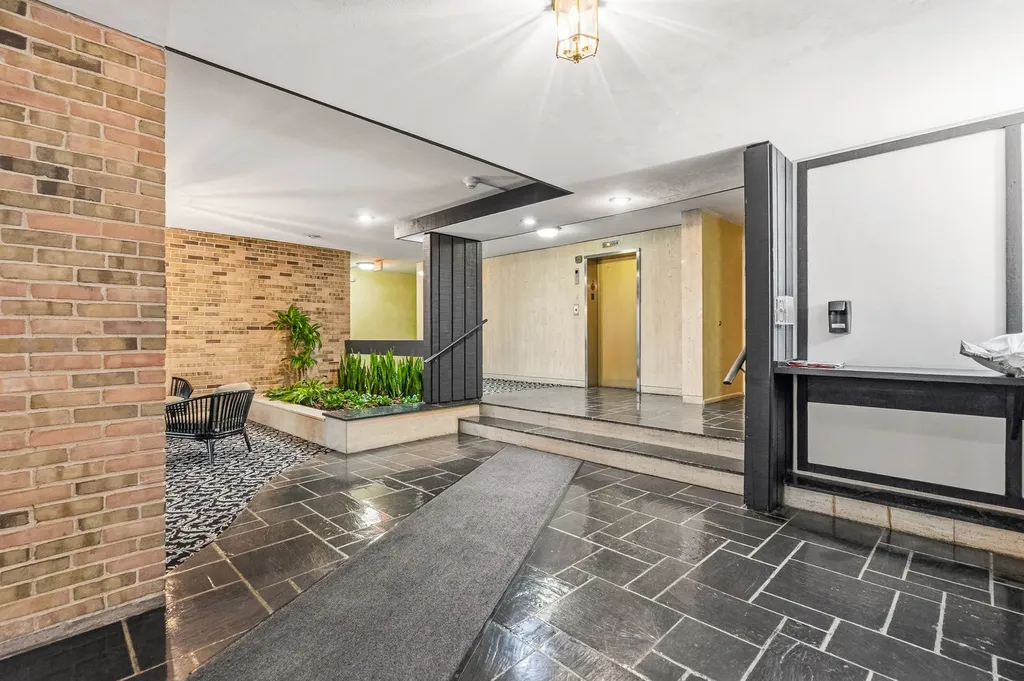 320 Claymoor Road Hinsdale IL 60521