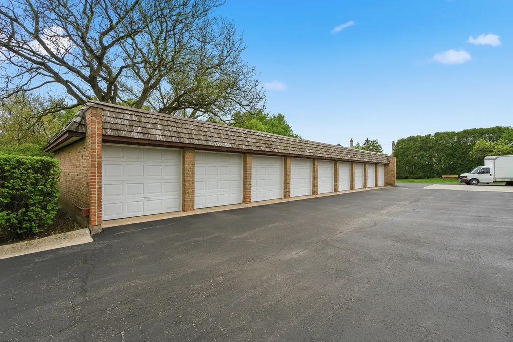 320 Claymoor Road Hinsdale IL 60521