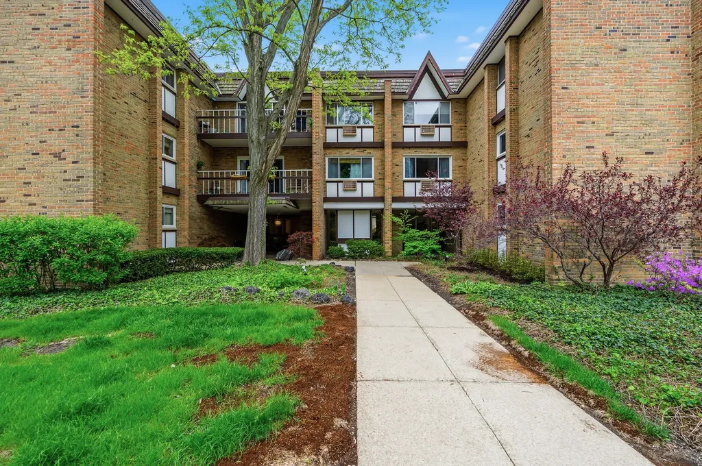 320 Claymoor Road Hinsdale IL 60521