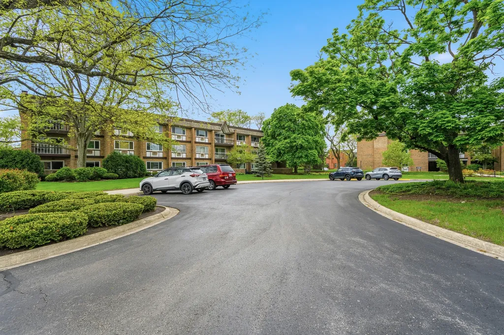 320 Claymoor Road Hinsdale IL 60521