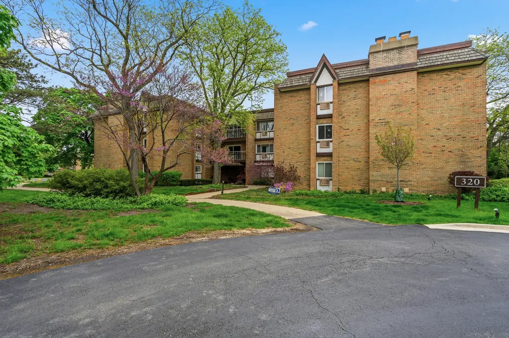 320 Claymoor Road Hinsdale IL 60521
