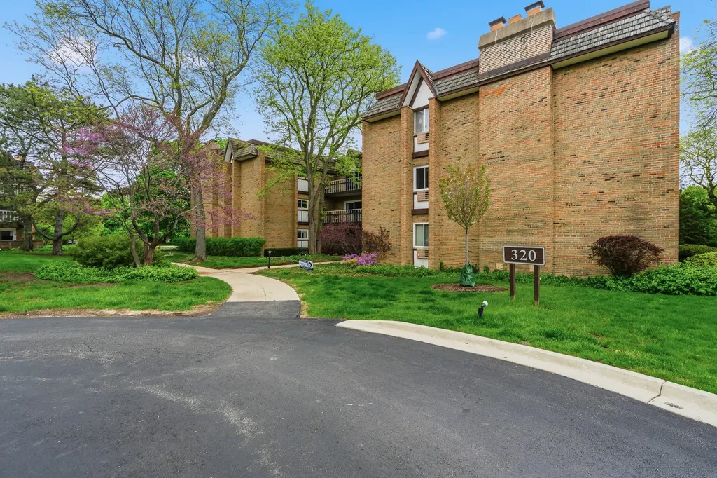 320 Claymoor Road Hinsdale IL 60521
