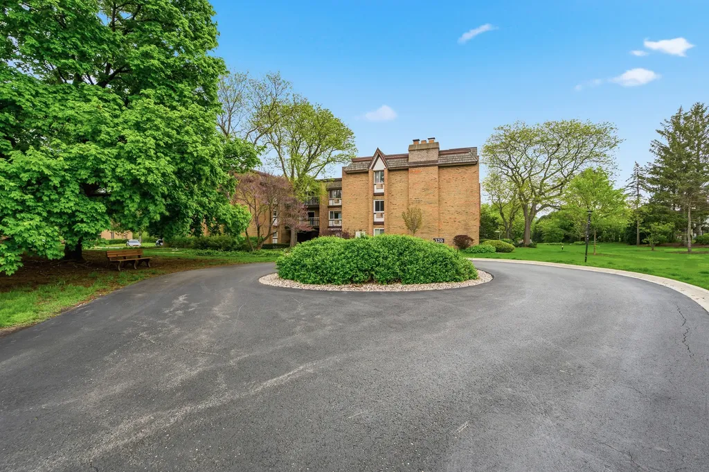 320 Claymoor Road Hinsdale IL 60521