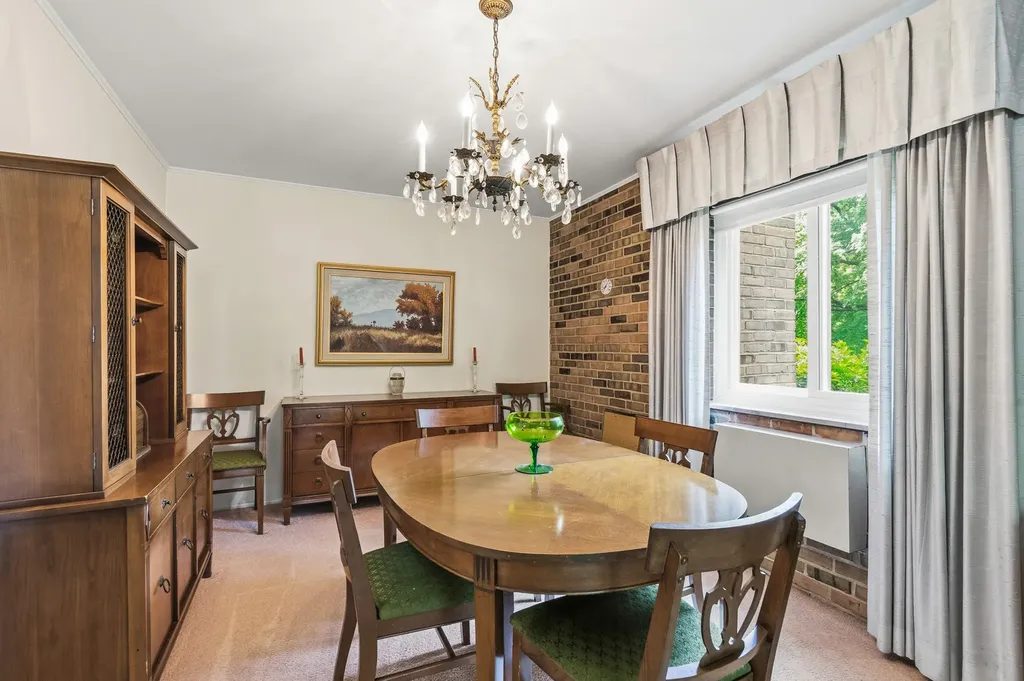 320 Claymoor Road Hinsdale IL 60521