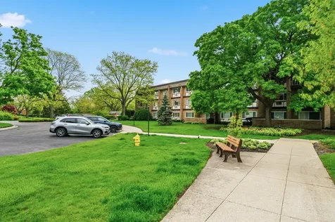 320 Claymoor Road Hinsdale IL 60521