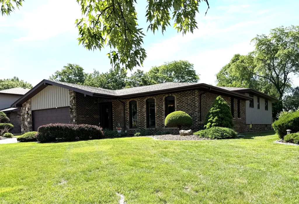 8733 Golfview Drive Orland Park IL 60462