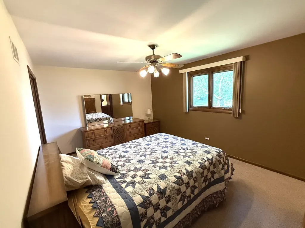 8733 Golfview Drive Orland Park IL 60462