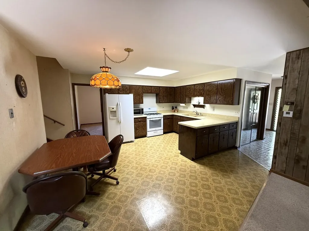 8733 Golfview Drive Orland Park IL 60462