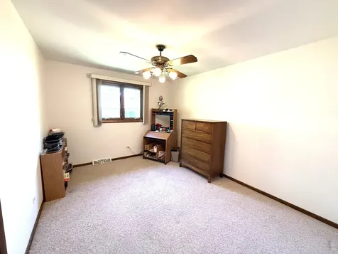 8733 Golfview Drive Orland Park IL 60462