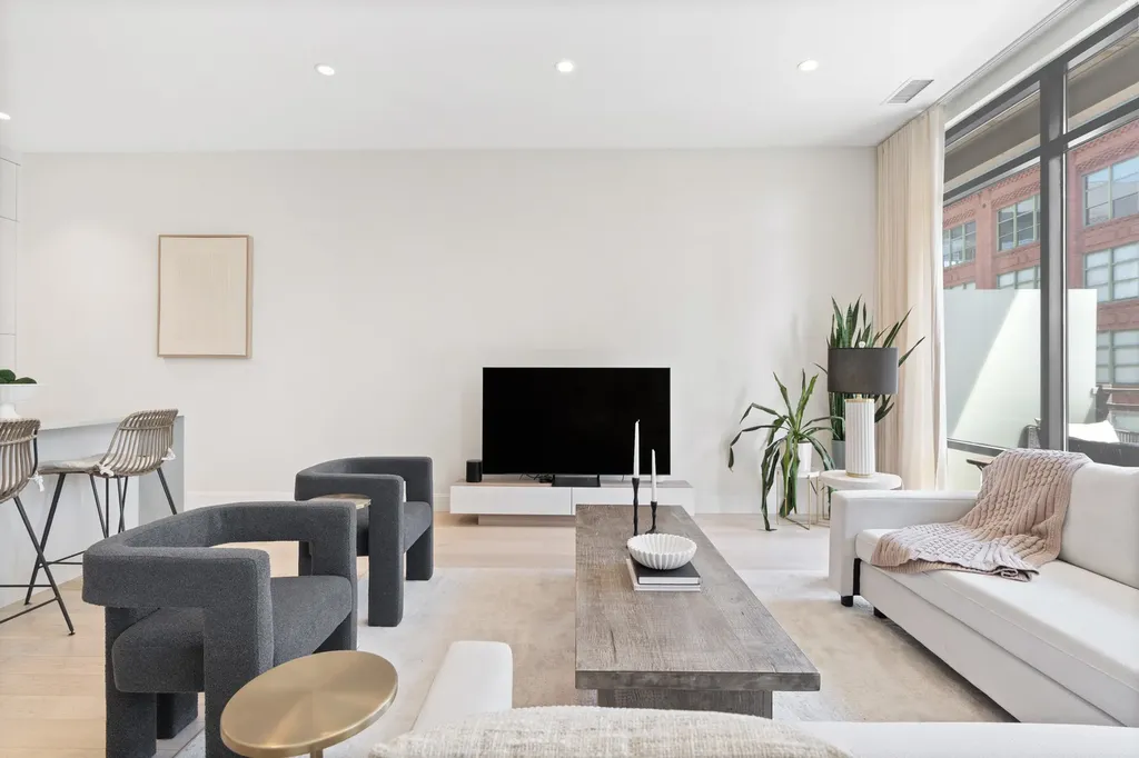28 North Carpenter Street Chicago IL 60607