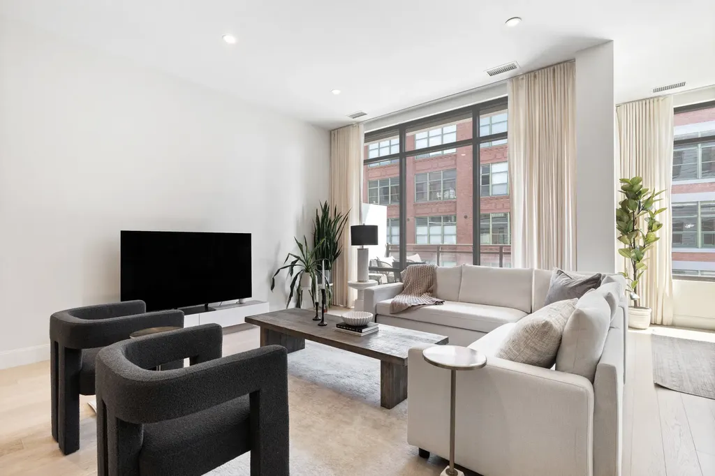 28 North Carpenter Street Chicago IL 60607