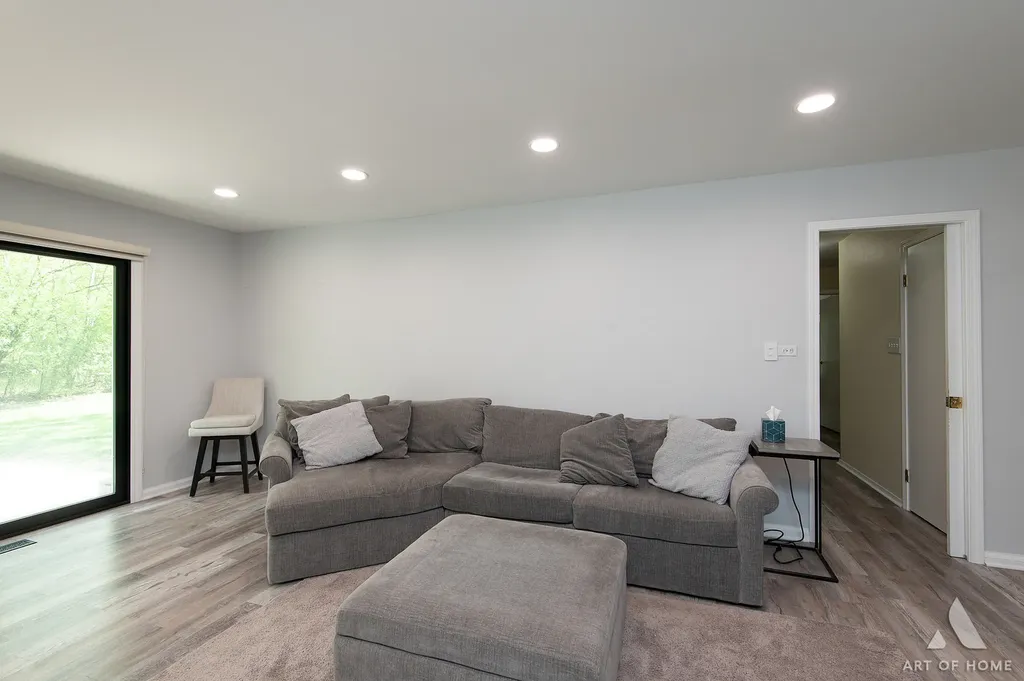 2 Dogwood Road Rolling Meadows IL 60008