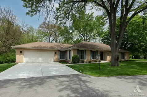 2 Dogwood Road Rolling Meadows IL 60008