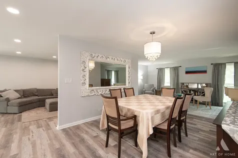 2 Dogwood Road Rolling Meadows IL 60008