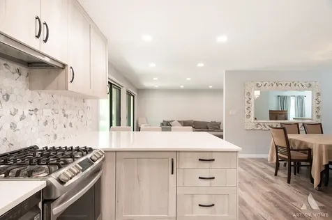 2 Dogwood Road Rolling Meadows IL 60008