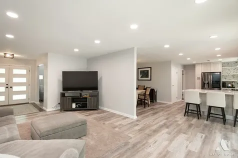 2 Dogwood Road Rolling Meadows IL 60008