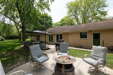 2 Dogwood Road Rolling Meadows IL 60008
