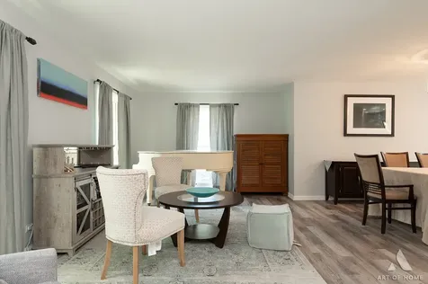 2 Dogwood Road Rolling Meadows IL 60008