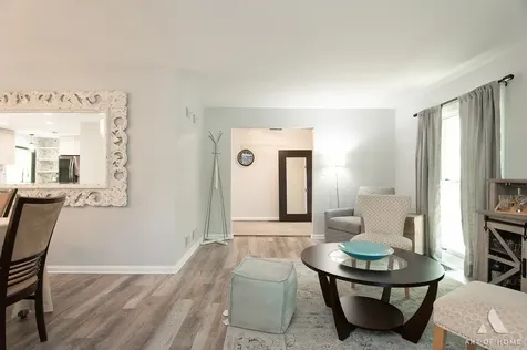 2 Dogwood Road Rolling Meadows IL 60008