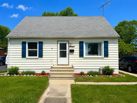 1004 21ST Street Zion IL 60099