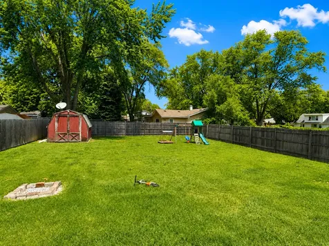 1004 21ST Street Zion IL 60099